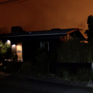 Exclusif - La maison de Josh Duhamel brûle dans le nouvel incendie à Los Angeles. Le 28 octobre 2019.