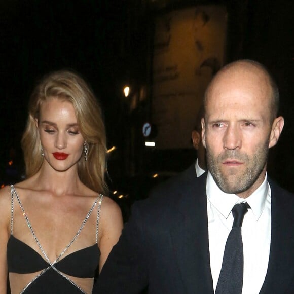 Rosie Huntington-Whiteley et Jason Statham ont assisté aux Harper's Bazaar Women Of The Year Awards à l'hôtel Claridge's. Londres, le 29 octobre 2019.