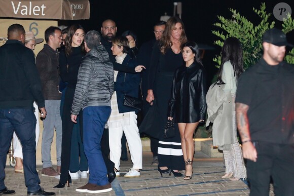 Exclusif - Caitlyn Jenner, Kendall Jenner, Kourtney Kardashian, Kim Kardashian, Kylie Jenner - Le clan Kardashian/Jenner se retrouve pour fêter l'anniversaire de Caitlyn (70 ans) au restaurant Nobu de Los Angeles le 29 octobre 2019. 29/10/2019 - Malibu