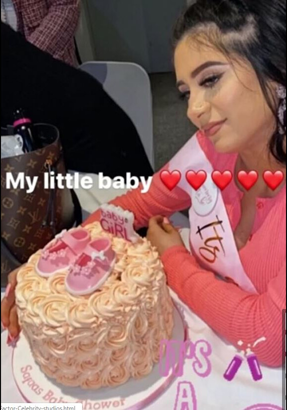 Safaa Malik, la soeur de Zayn Malik, est enceinte de son premier enfant à 17 ans (novembre 2019).