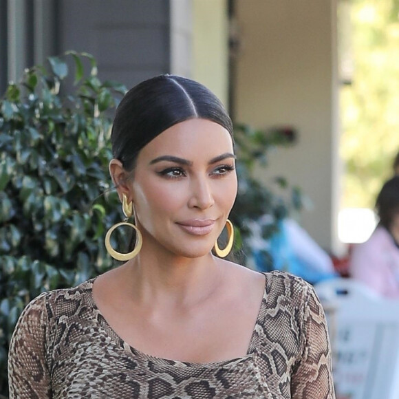 Exclusif - Kim Kardashian lors d'une virée shopping chez Ulta Beauty cosmetics dans le quartier de Calabasas à Los Angeles, le 22 octobre 2019