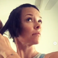 Evangeline Lilly se rase la tête et dévoile le résultat !