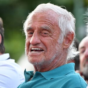 Info - Jean-Paul Belmondo en convalescence après une "mauvaise chute" - Exclusif - Jean-Paul Belmondo - Gala de boxe "No Limit Episode IX" organisé par B. Asloum (ancien champion du monde de boxe) en plein air au théâtre Tivol au Cannet le 18 juillet 2019. © Bruno Bebert/Bestimage