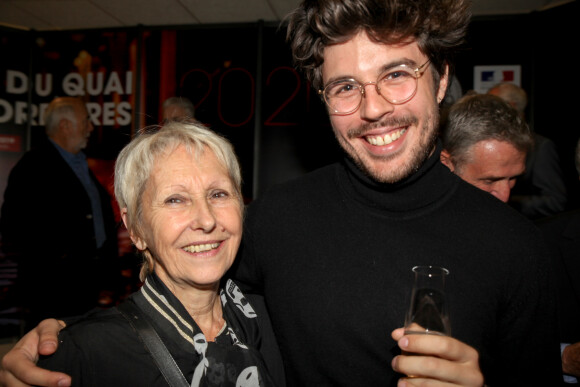 Exclusif - Danielle Thiéry, ancienne commissaire et ancienne lauréate du prix, Alexandre Galien, auteur de Les Cicatrices de la nuit - Remise du prix du Quai des Orfèvres 2020 au 36 rue Bastion, nouveau siège de la police parisienne le 5 novembre 2019. © Didier Sabardin / Bestimage