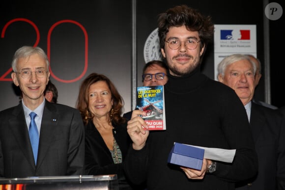 Exclusif - Didier Lallement, préfet de police de Paris, Agnès Catineau, Alexandre Galien, auteur de Les Cicatrices de la nuit, Charles Diaz - Remise du prix du Quai des Orfèvres 2020 au 36 rue Bastion, nouveau siège de la police parisienne le 5 novembre 2019. © Didier Sabardin / Bestimage