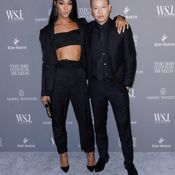 JM Rodriguez et Jason Wu assistent à la 9ème soirée annuelle WSJ Innovators Awards au musée d'Art Moderne à New York, le 6 novembre 2019.