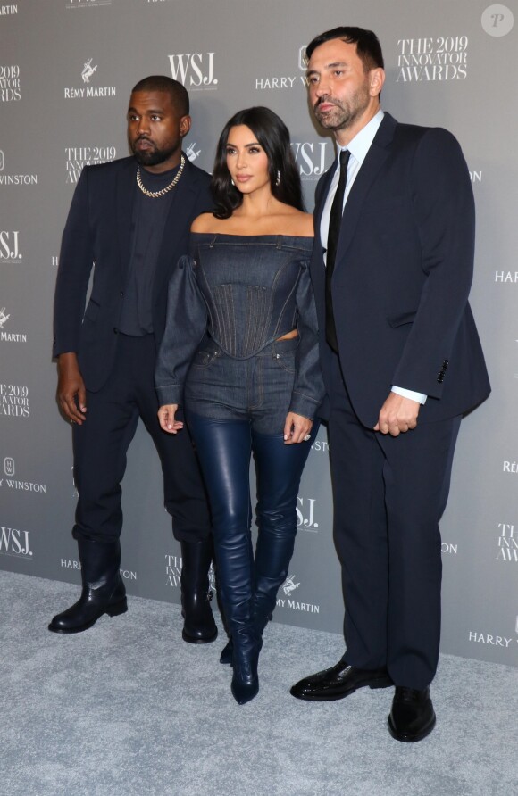 Kanye West, sa femme Kim Kardashian West et Riccardo Tisci assistent à la 9ème soirée annuelle WSJ Innovators Awards au musée d'Art Moderne à New York, le 6 novembre 2019.