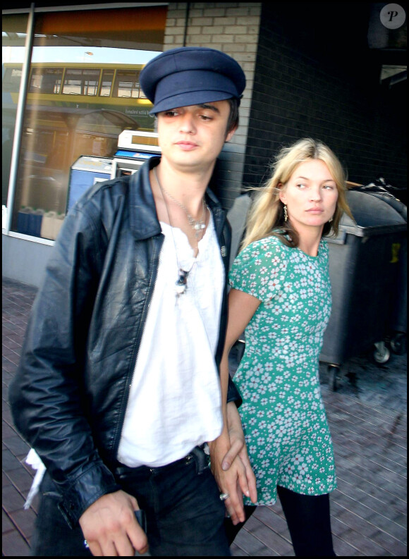 Kate Moss et Pete Doherty à l'aéroport de Dublin le 25 septembre 2006