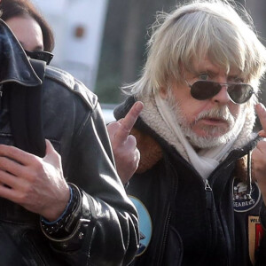 Le chanteur Renaud - Obsèques de Thierry Séchan frère du chanteur Renaud) au cimetière du Montparnasse à Paris le 16 janvier 2019. Après une cérémonie au temple protestant Port Royal, la famille de T. Séchan s'est retrouvée dans un immeuble avant de se rendre au cimetière du Montparnasse.