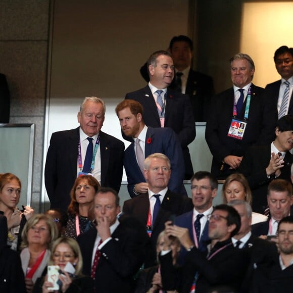 Le prince Albert de Monaco et le prince Harry lors de la finale de Coupe du monde de rugby, le 2 novembre 2019 au stade Yokohama, au Japon.