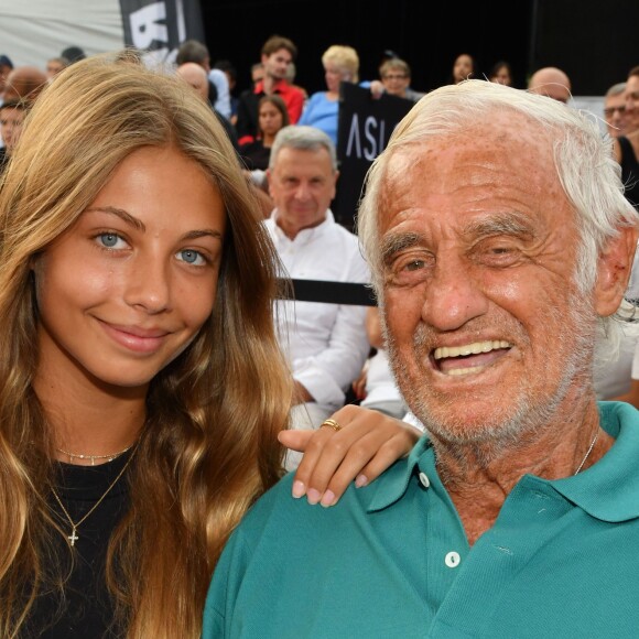 Exclusif - Jean-Paul Belmondo et sa fille Stella - Gala de boxe "No Limit Episode IX" organisé par B. Asloum (ancien champion du monde de boxe) en plein air au théâtre Tivol au Cannet le 18 juillet 2019. © Bruno Bebert/Bestimage