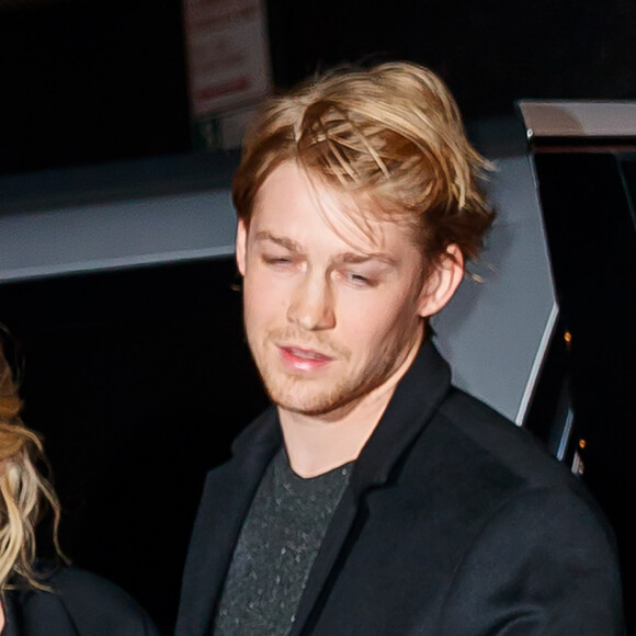 Taylor Swift et son compagnon Joe Alwyn à la sortie de l'after-party du "SNL (Saturday Night Live)" à New York, le 5 octobre 2019.