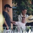 Scooter Braun et sa femme Yael Cohen déjeunent avec Jeff Bezos, sa compagne Lauren Sanchez et des amis, dans un restaurant à Portofino, Italie, le 10 août 2019.