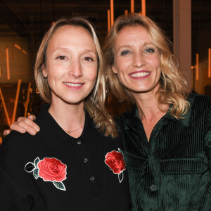 Audrey Lamy enceinte et sa soeur Alexandra Lamy - Remise des Bold Woman Awards by Veuve Clicquot au 3 Mazarine à Paris le 14 novembre 2019. © Coadic Guirec/Bestimage