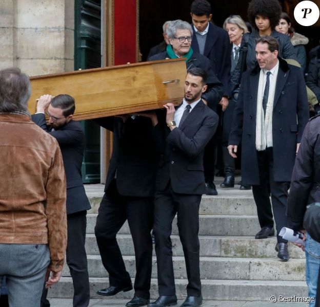  Exclusif - Un frère du défunt, Sébastien Farran, ses enfants Téo et Léa - Sorties des obsèques de Dominique Farran, le père de Sébastien Farran, en l'église Saint-Thomas-d'Aquin à Paris. Le 14 novembre 2019.