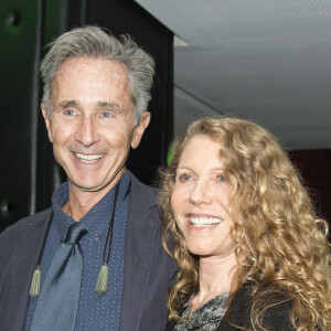 Thierry Lhermitte et sa femme Hélène lors de la 22ème édition des "Sapins de Noël des Créateurs" au théâtre des Champs-Elysées. Pierre Perusseau/Bestimage