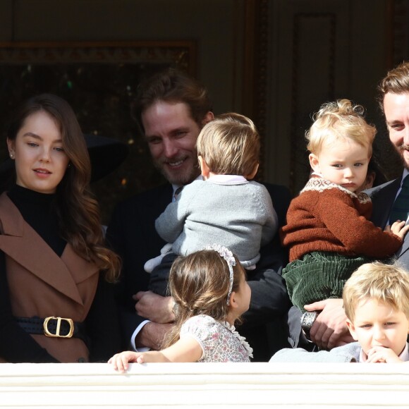 La princesse Alexandra de Hanovre, Andrea Casiraghi et ses enfants Maximilian, India et Sacha, Pierre Casiraghi et son fils Francesco - La famille princière de Monaco au balcon du palais lors de la Fête nationale monégasque à Monaco. Le 19 novembre 2019 © Dominique Jacovides / Bestimage