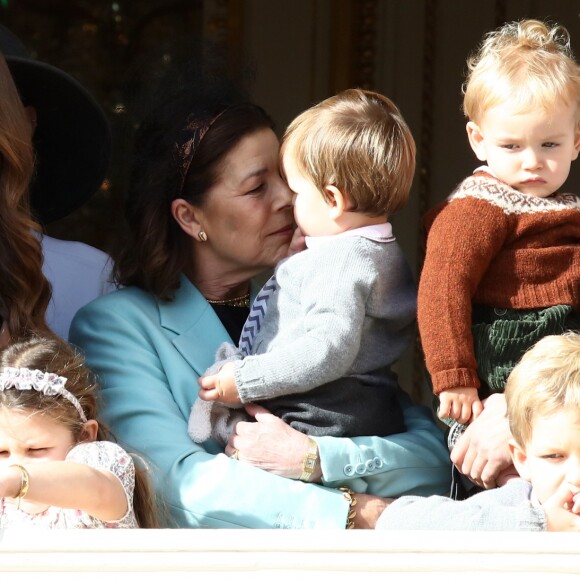 La princesse Alexandra de Hanovre, la princesse Caroline de Hanovre, India, Sacha et Maximilian Casiraghi, Pierre Casiraghi et son fils Francesco - La famille princière de Monaco au balcon du palais lors de la Fête nationale monégasque à Monaco. Le 19 novembre 2019 © Dominique Jacovides / Bestimage