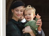 Beatrice Borromeo : Maman gracieuse avec Stefano et Francesco au palais