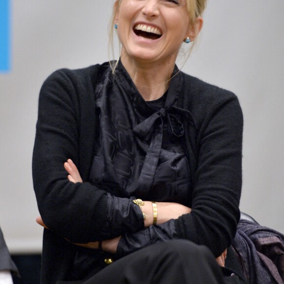 Julie Gayet et François Hollande se sont rendus à la Dream Charter School de New York le 18 novembre 2019.