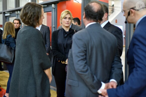 Julie Gayet et François Hollande se sont rendus à la Dream Charter School de New York le 18 novembre 2019.