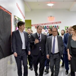 Julie Gayet et François Hollande se sont rendus à la Dream Charter School de New York le 18 novembre 2019.