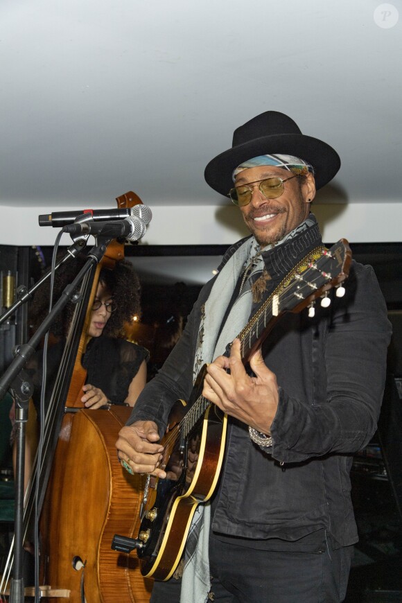Gary Dourdan - Soirée de lancement des produits Phyto Specific de la marque Phyto à la Pause Parisienne à Paris suivie d'un showcase de G. Dourdan, le 19 novembre 2019. © Pierre Perusseau/Bestimage