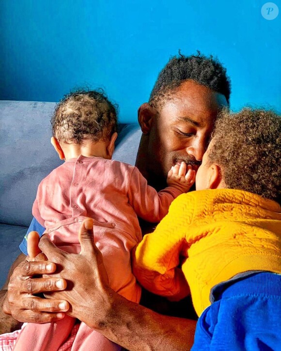 Fulgence, le compagnon d'Ariane Brodier, avec son fils et sa fille, le 6 octobre 2019, sur Instagram