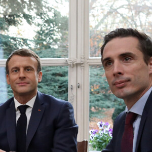 Le Président de la république française Emmanuel Macron reçoit Jean-Pierre Farandou, PDG de la SNCF, en présence de Jean-Baptiste Djebbari, secrétaire d'état aux transports et la préfete de la Meuse, Muriel Nguyen à la préfecture de Amiens, France. Le 22 novembre 2019. © Stéphane Lemouton / Bestimage