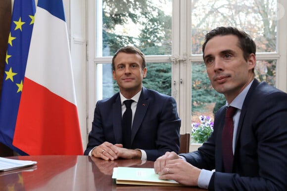 Le Président de la république française Emmanuel Macron reçoit Jean-Pierre Farandou, PDG de la SNCF, en présence de Jean-Baptiste Djebbari, secrétaire d'état aux transports et la préfete de la Meuse, Muriel Nguyen à la préfecture de Amiens, France. Le 22 novembre 2019. © Stéphane Lemouton / Bestimage