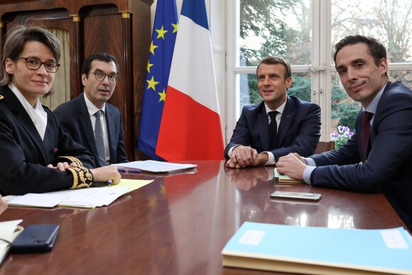 Le Président de la république française Emmanuel Macron reçoit Jean-Pierre Farandou, PDG de la SNCF, en présence de Jean-Baptiste Djebbari, secrétaire d'état aux transports et la préfete de la Meuse, Muriel Nguyen à la préfecture de Amiens, France. Le 22 novembre 2019. © Stéphane Lemouton / Bestimage