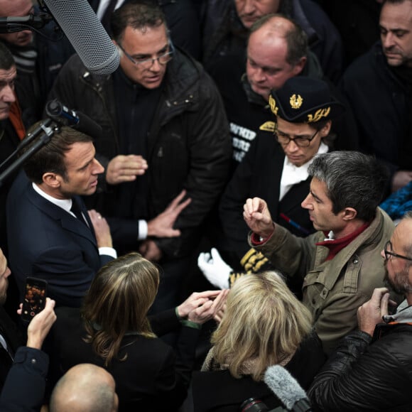 Muriel Nguyen, préfète de la Somme, François Ruffin, député La France Insoumise - Le président Emmanuel Macron rencontre des employés lors de sa visite à l'usine Whirlpool d'Amiens le 22 novembre 2019. © Eliot Blondet / Pool / Bestimage