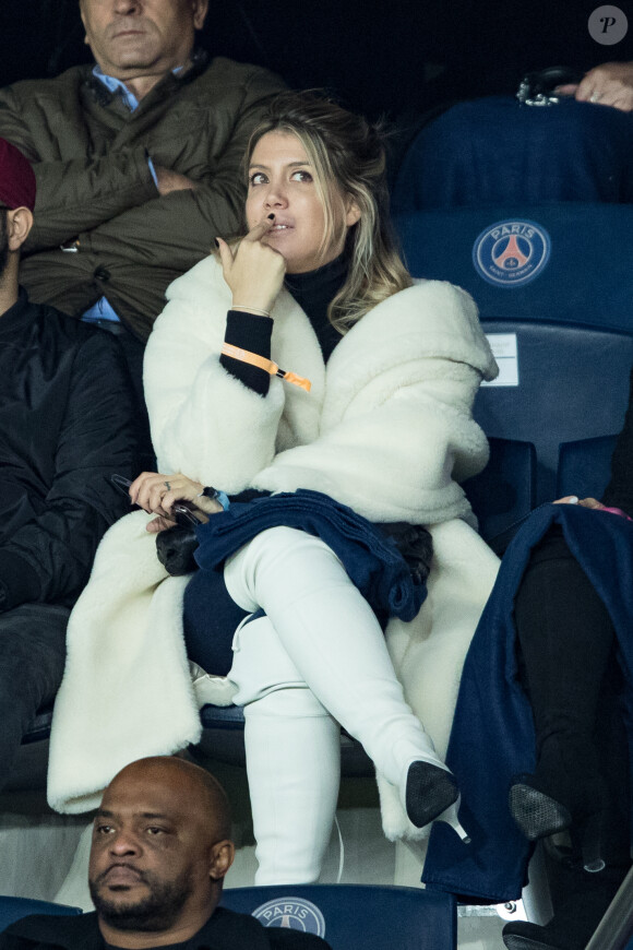 Wanda Nara, l'épouse du footballeur Mauro Icardi, assiste au match Paris Saint-Germain - Lille pour la 14e journée du championnat de Ligue 1 Conforama, au Parc des Princes. Paris, le 22 novembre 2019.