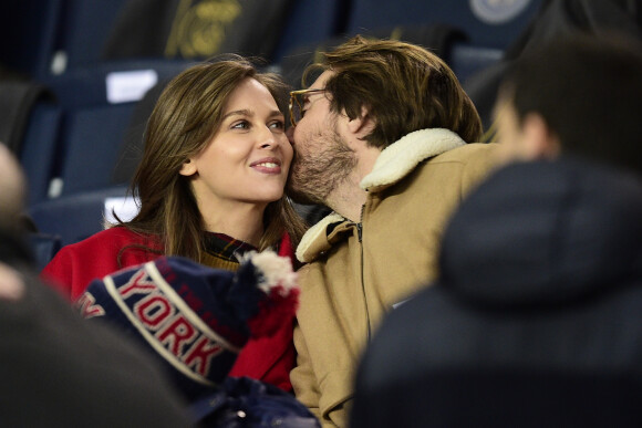 Ophélie Meunier et son mari Mathieu Vergne assistent au match Paris Saint-Germain - Lille pour la 14e journée du championnat de Ligue 1 Conforama, au Parc des Princes. Paris, le 22 novembre 2019.