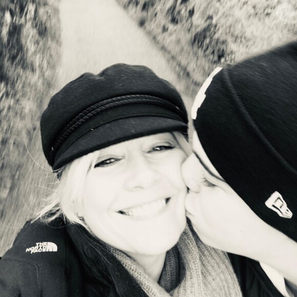 Flavie Flament pose avec son fils Enzo, sur Instagram, le dimanche 24 novembre 2019.