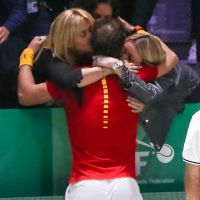 Rafael Nadal gagnant : étreintes avec son épouse et les autres femmes de sa vie