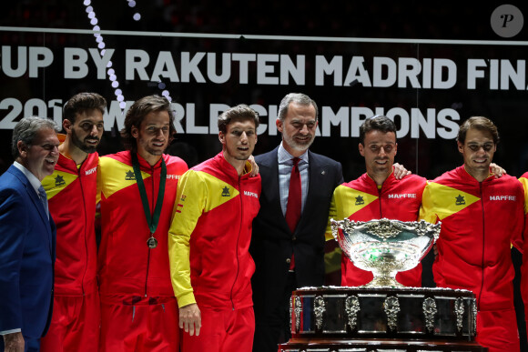 Le roi Felipe VI d'Espagne et Rafael Nadal - L'Espagne remporte la Coupe Davis à Madrid, le 24 novembre 2019, grâce à la victoire de Rafael Nadal contre Denis Shapovalov (6-3, 7-6).
