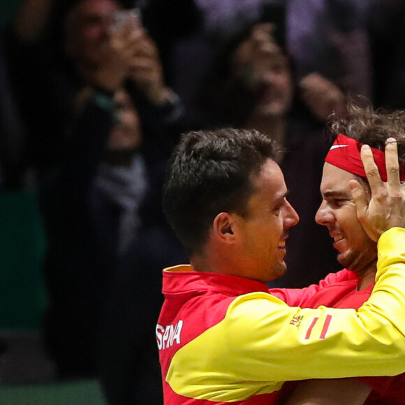 Rafael Nadal laisse éclater sa joie en donnant le point de la victoire à l'Espagne en finale de la Coupe Davis à Madrid, face à Denis Shapovalov (6-3, 7-6), le 24 novembre 2019.