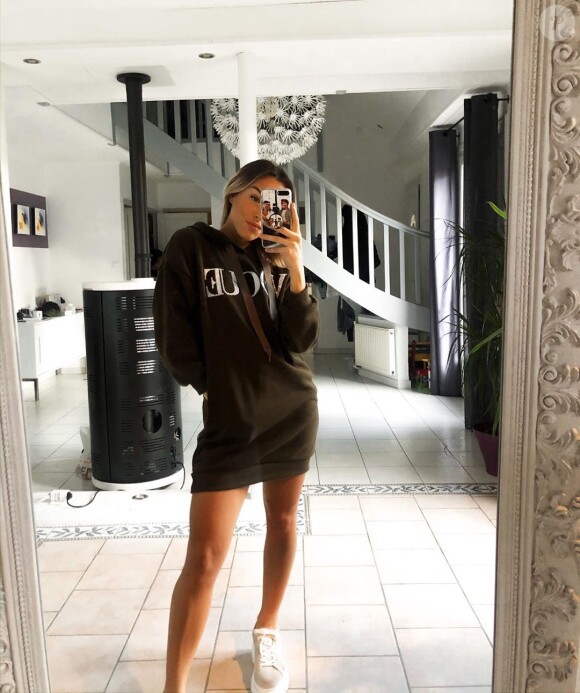 Charlène de "Secret Story 11" divine en robe pull, sur Instagram, le 12 novembre 2019