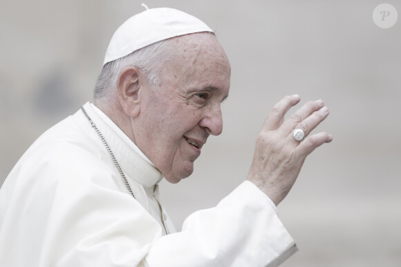 Le pape François lors de son audience hebdomadaire sur la place Saint-Pierre de Rome au Vatican. Le 30 octobre 2019.