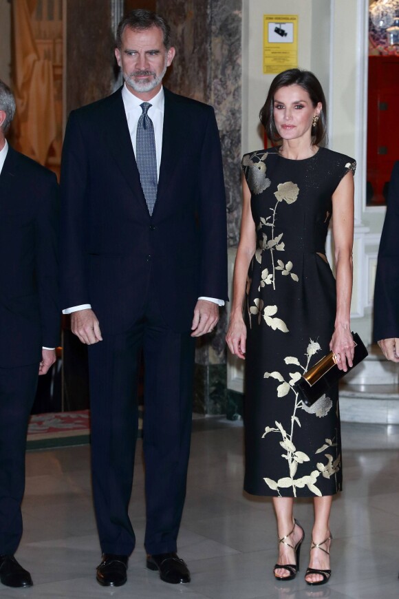 Le roi Felipe VI et la reine Letizia d'Espagne à la cérémonie des "Franscico Crecedo Journalism Awards" à Madrid, le 28 novembre 2019.