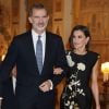 Le roi Felipe VI et la reine Letizia d'Espagne à la cérémonie des "Franscico Crecedo Journalism Awards" à Madrid, le 28 novembre 2019.