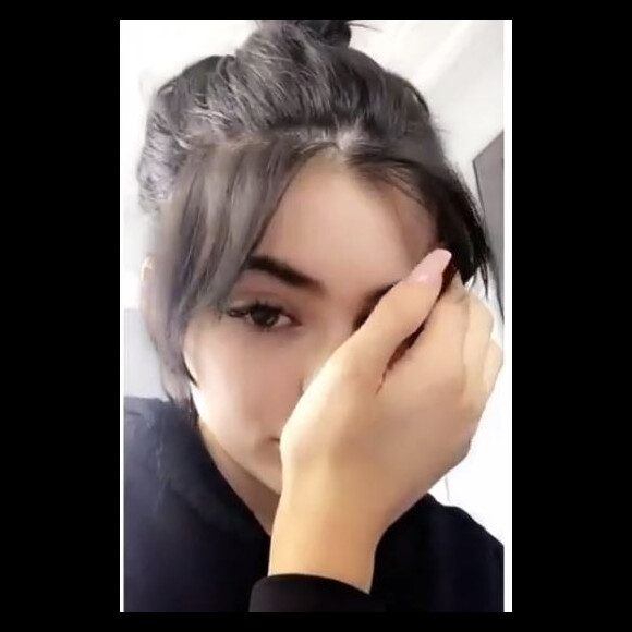 Kylie Jenner dévoile ses cheveux au naturel sur Instagram.