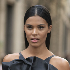 Tina Kunakey - Arrivées au défilé Giorgio Armani printemps-été 2020 lors de la Fashion Week de Milan, le 22 septembre 2019.