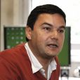 L'économiste français Thomas Piketty dans son bureau à Paris le 27 mai 2014