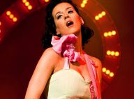 Katy Perry est une joueuse aussi coquine que sexy... Regardez son show et son look délirants ! (Réactualisé)
