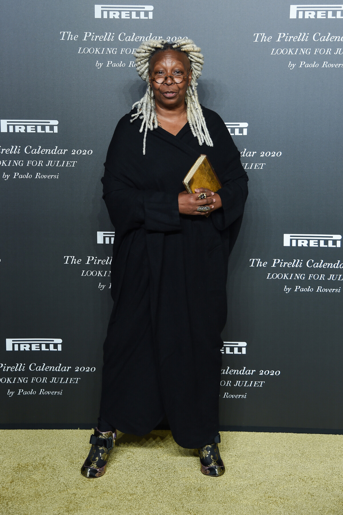 Photo : Whoopi Goldberg assiste à la présentation du calendrier Pirelli 2020,  baptisé Looking For Juliet au Teatro Filarmonico. Vérone, le 3 décembre  2019. - Purepeople