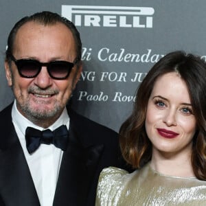 Paolo Roversi et Claire Foy assistent à la présentation du calendrier Pirelli 2020, baptisé "Looking For Juliet" au Teatro Filarmonico. Vérone, le 3 décembre 2019.
