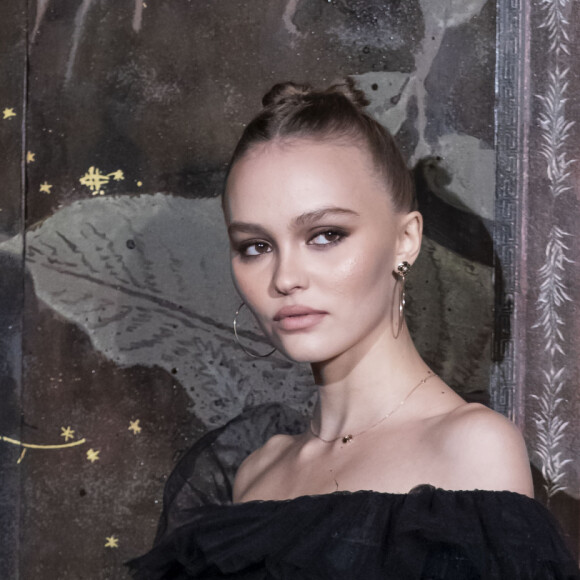 Lily-Rose Depp assiste au défilé Chanel Métiers d'Art 2019/2020 au Grand Palais. Paris, le 4 décembre 2019 © Olivier Borde / Bestimage