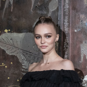 Lily-Rose Depp assiste au défilé Chanel Métiers d'Art 2019/2020 au Grand Palais. Paris, le 4 décembre 2019 © Olivier Borde / Bestimage